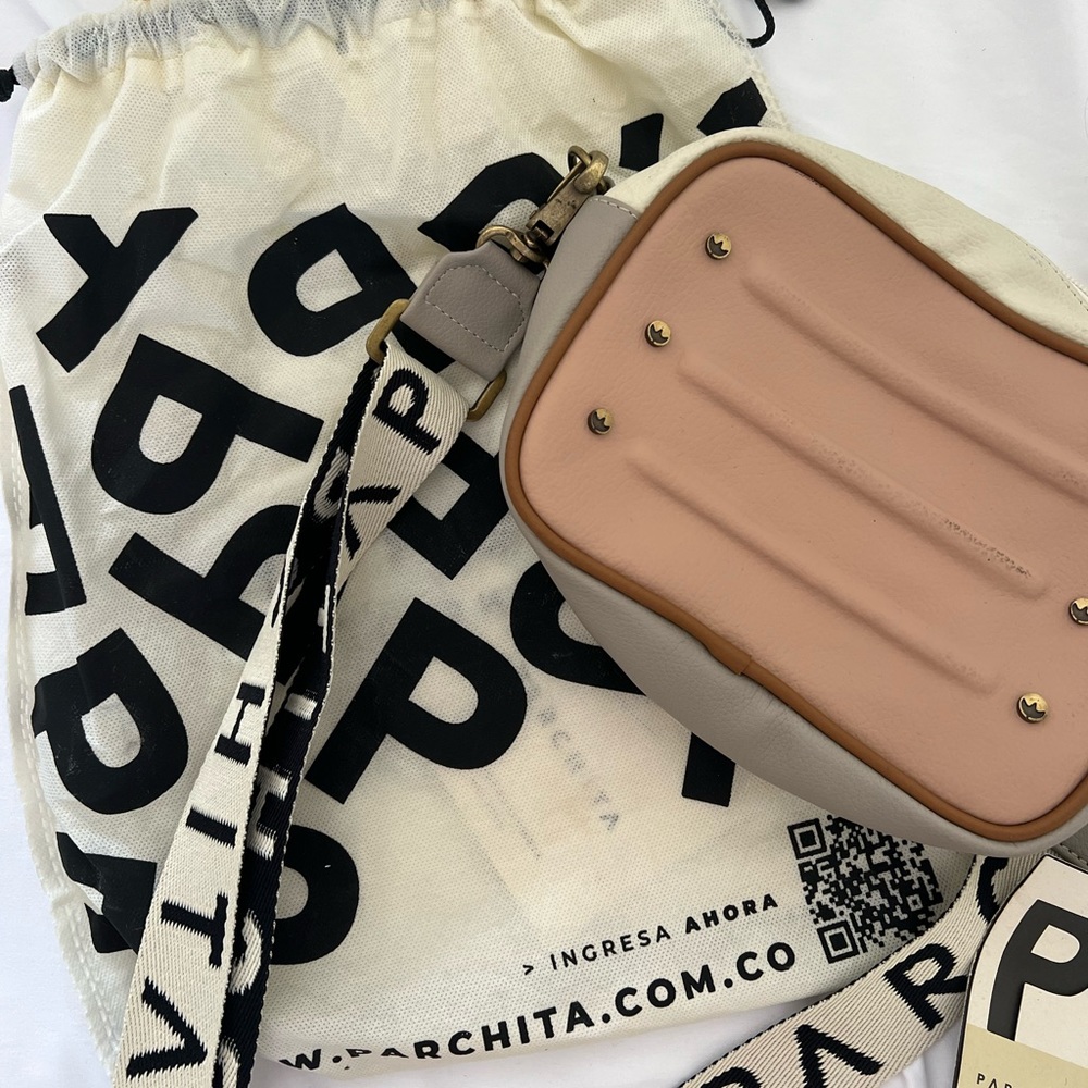 Parchita Crossbody Purse